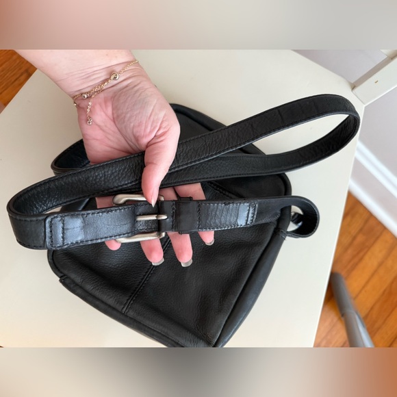 Fossil Vintage Black Leather Adjustable Crossbody - Picture 4 of 8